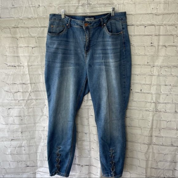 SOLD!!!Refuge Ankle Jeans, Laced Front, Casual Fi… - Picture 3 of 7